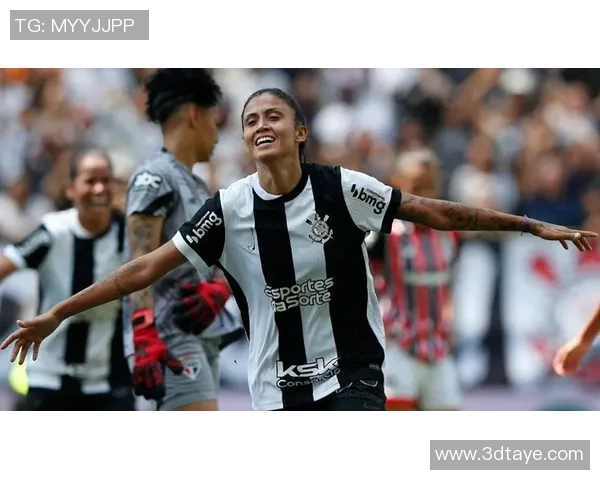 25号足球明星的时尚衣服图片展示与搭配灵感分享