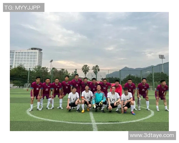 成都足球队与上海足球队赛后状态分析与复盘总结