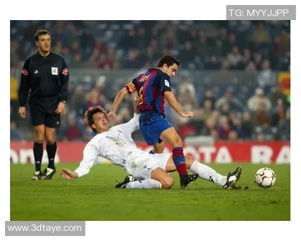 足球巨星闪耀时尚舞台引领潮流风尚与运动魅力完美融合